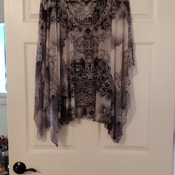 Poncho top - Picture 2 of 2